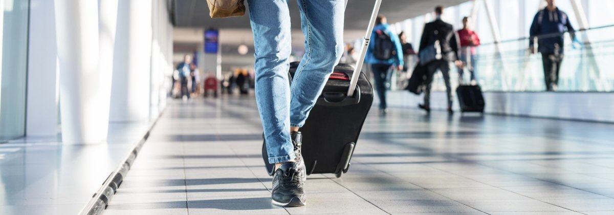 Effects of flying on the human body and how Pulseroll can help - Pulseroll