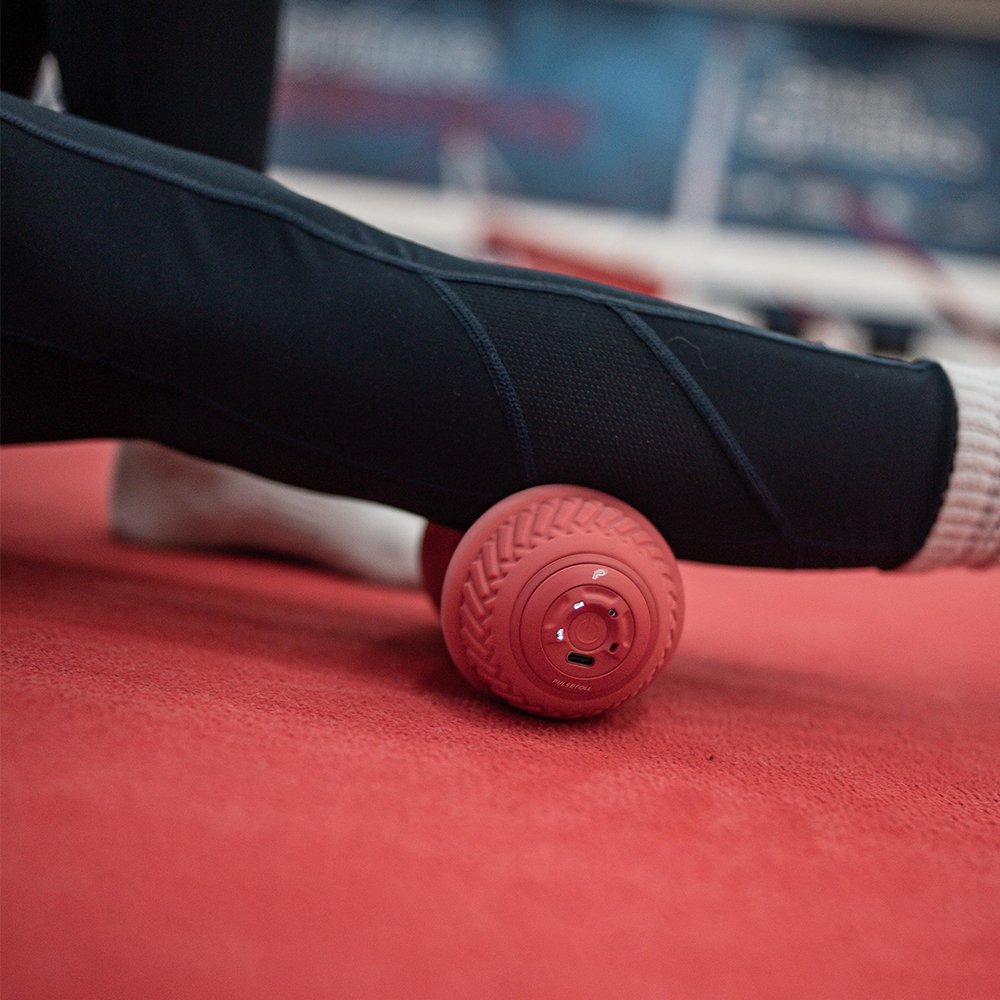 VYB Duo Roller - Pulseroll - Vibrating peanut ball - black colour - 4 speed settings - remote control - on floor